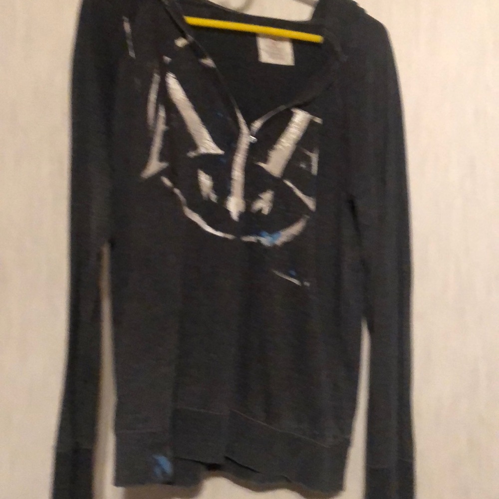 Hooded light long sleeve tee